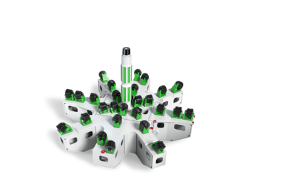 白色、黑色和绿色的膨胀钻头 3D 插图